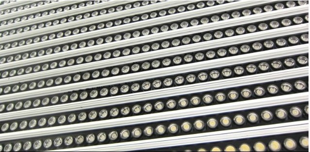 楼体亮化工程专用LED洗墙灯与线条灯选型指南 48W白光洗墙灯价格、厂家与实景图片解析